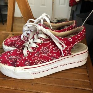 VINTAGE TOMMY HILFIGER PLATFORM OPEN BACK SNEAKERS